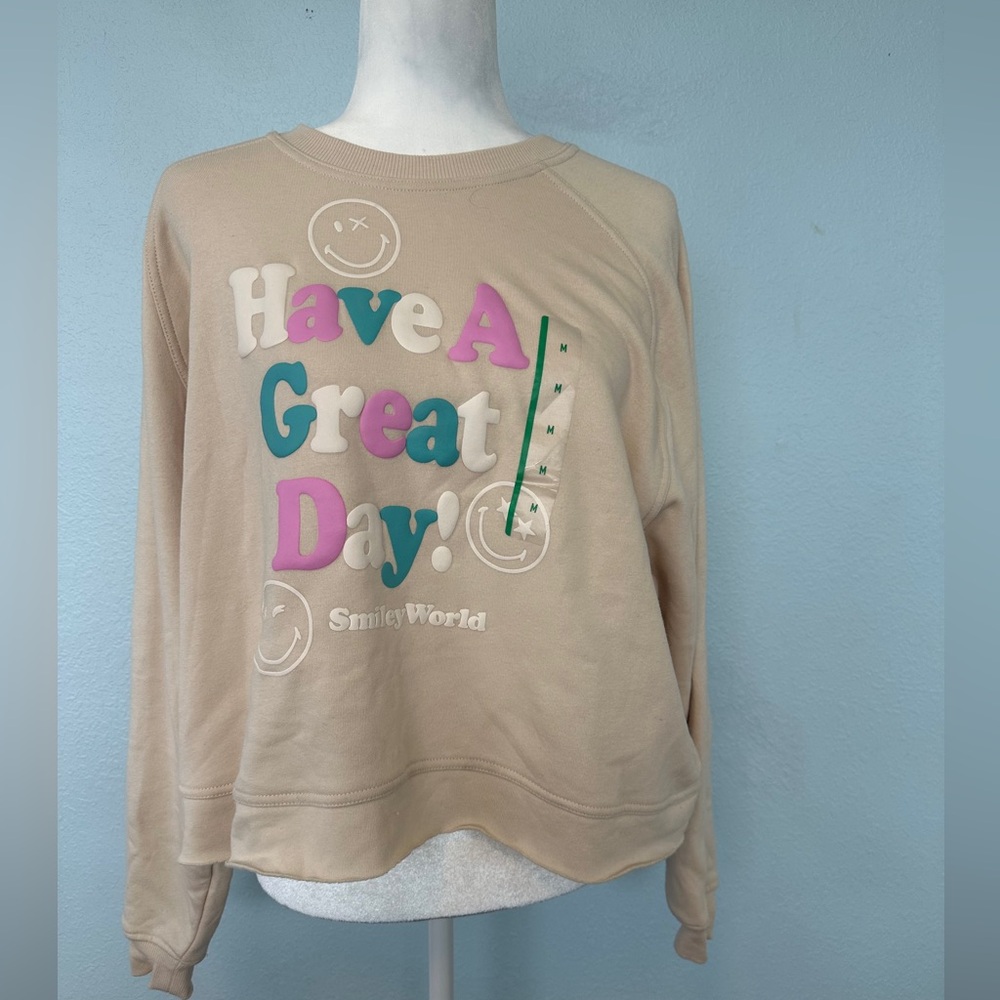 NWT SMILEY WORLD Women long sleeve pullover size medium